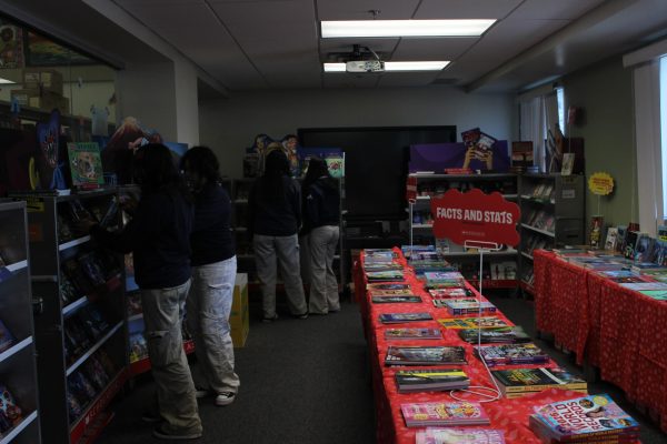 Students Shopping at the bookfair